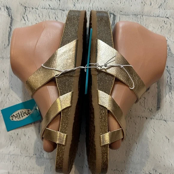 NWT Mad Love Metallic Rose Gold Strappy Sandals - Picture 2 of 8